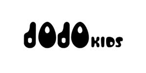小鸟嘟比DODO童装品牌创立1995年，独步市场的鲜明设计风格，敏锐及时地洞察国际流行信息，使小鸟嘟比的设计保证了品牌国际化、都市化、时尚化的设计理念及设计风格。